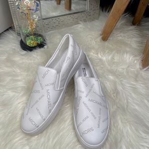 Michael Kors’ printed all over Slip On. <333